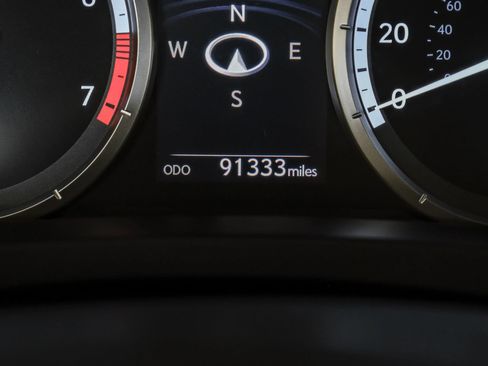 Used 2016 Lexus RC 350 w/ Luxury Package RWD image 20