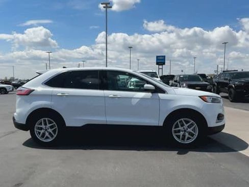 Used 2023 Ford Edge SEL image 9