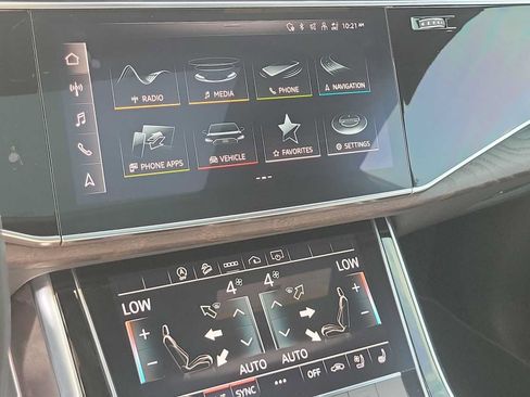 Used 2021 Audi Q8 Premium Plus w/ Premium Plus Package AWD/4WD image 27