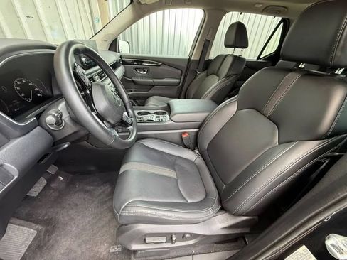 Used 2025 Honda Pilot Touring image 15