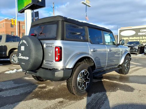 Used 2024 Ford Bronco Outer Banks image 6