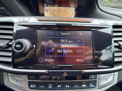 Used 2014 Honda Accord EX-L image 21