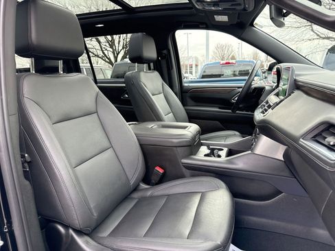 Used 2023 Chevrolet Suburban Z71 image 28