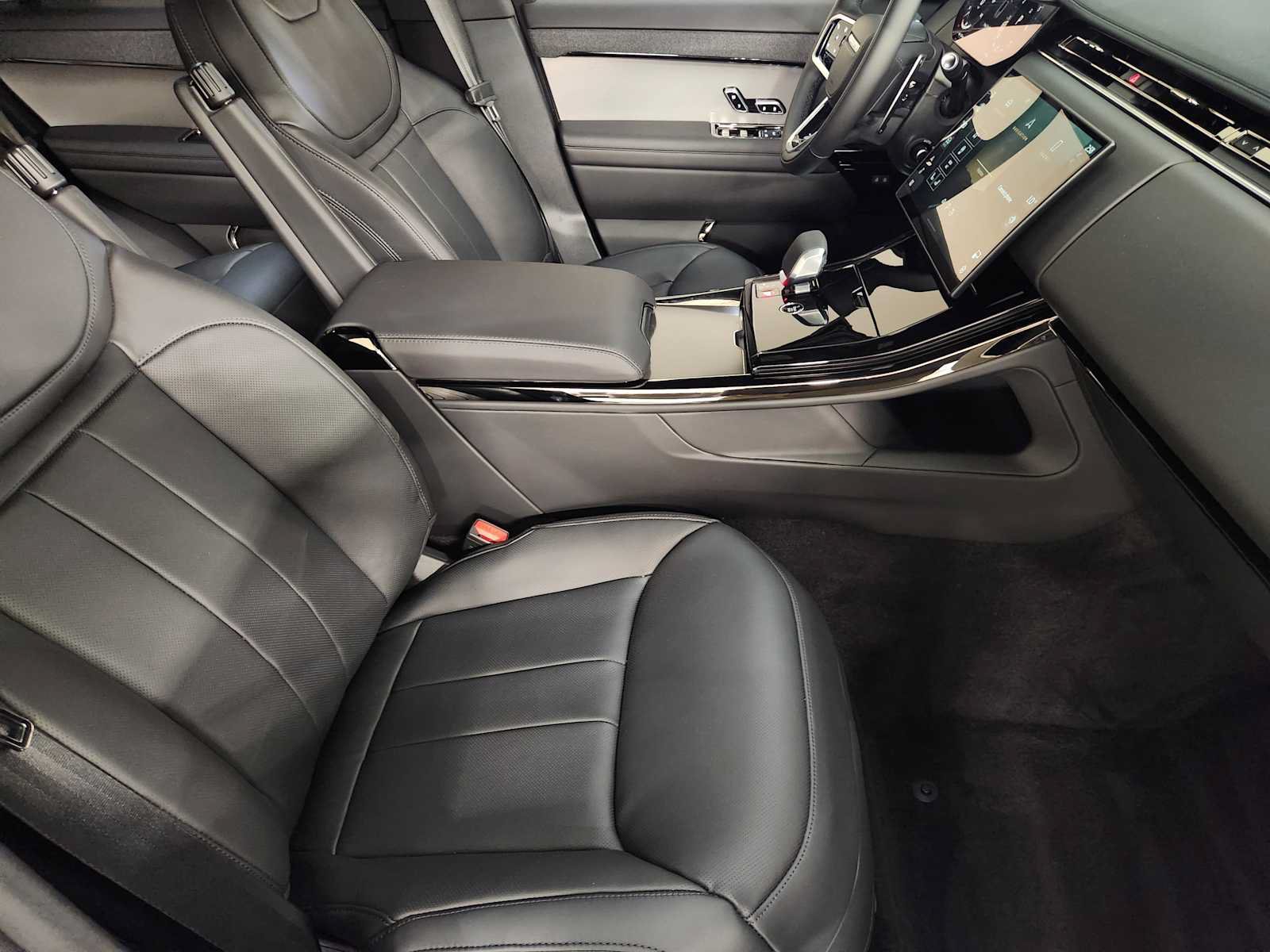 New 2026 Land Rover Range Rover Sport SE AWD/4WD image 3