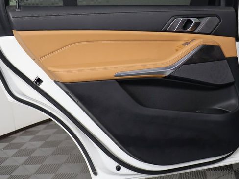 Used 2024 BMW X7 xDrive40i image 14