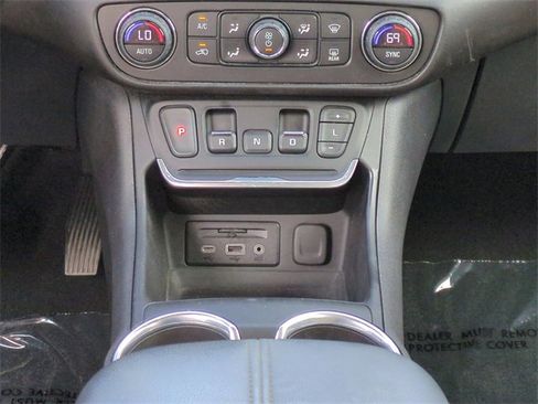 Certified 2020 GMC Terrain SLT w/ Preferred Package image 21