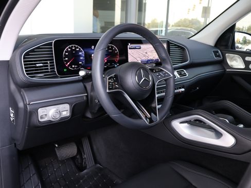Certified 2024 Mercedes-Benz GLS 450 4MATIC image 12