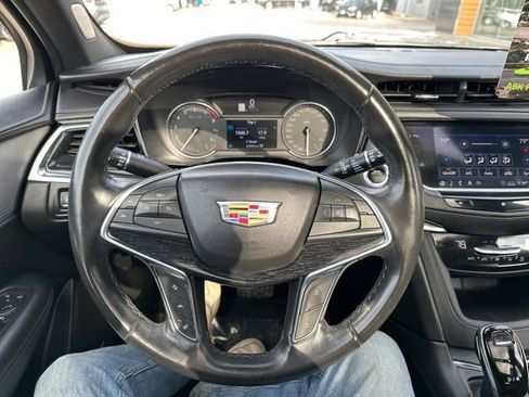 Used 2020 Cadillac XT5 Premium Luxury image 25