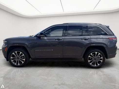 Certified 2024 Jeep Grand Cherokee Overland w/ Luxury Tech Group IV AWD/4WD image 3