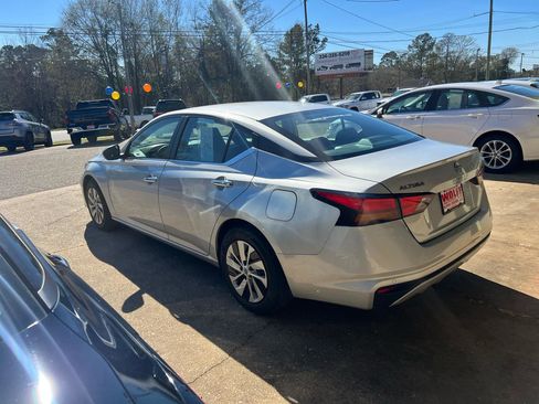 Used 2024 Nissan Altima 2.5 S FWD image 8