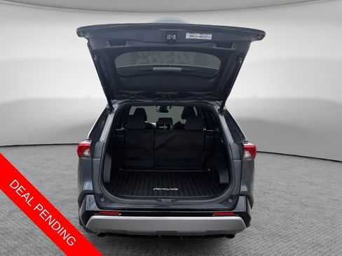 Used 2022 Toyota RAV4 SE w/ Convenience Package image 25