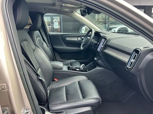 Used 2023 Volvo XC40 B5 Plus w/ Driver Assist Package AWD/4WD image 19