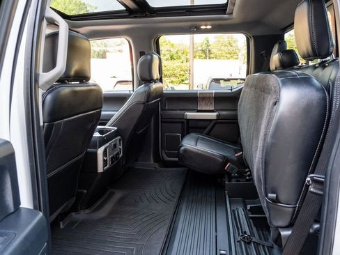Used 2019 Ford F250 Lariat w/ Lariat Ultimate Package AWD/4WD image 34