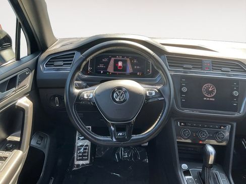 Used 2021 Volkswagen Tiguan SEL Premium R-Line image 17