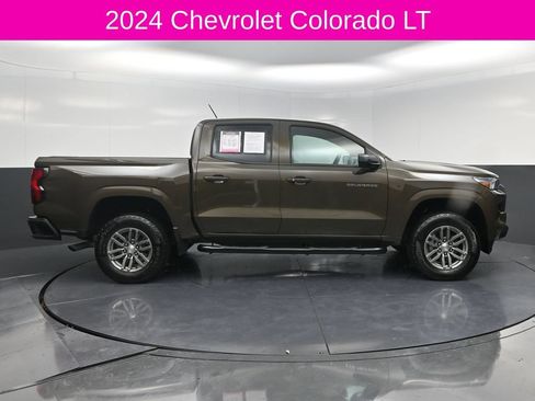 Used 2024 Chevrolet Colorado LT w/ LT Convenience Package II RWD image 4