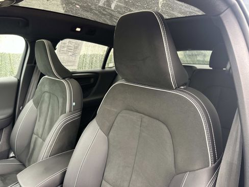 Certified 2023 Volvo C40 P8 Recharge Ultimate image 19