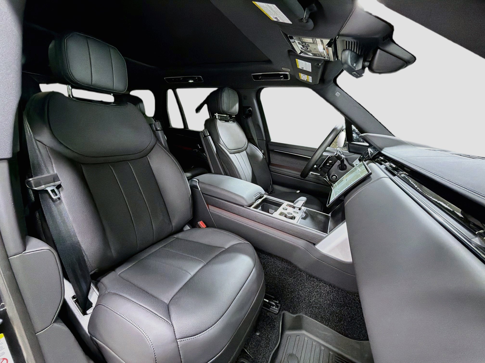New 2027 Land Rover Range Rover Long Wheelbase SE AWD/4WD image 16