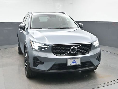 Used 2023 Volvo XC40 B5 Plus w/ Climate Package image 7
