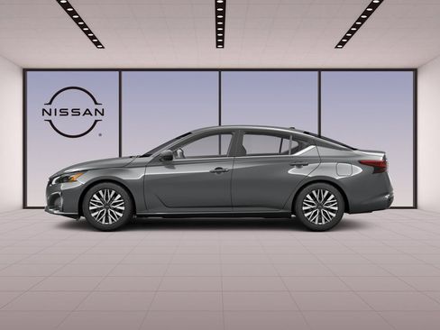 New 2026 Nissan Altima 2.5 SV FWD image 9
