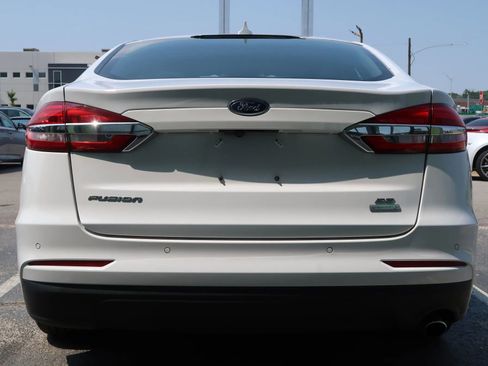 Used 2019 Ford Fusion SE FWD image 8