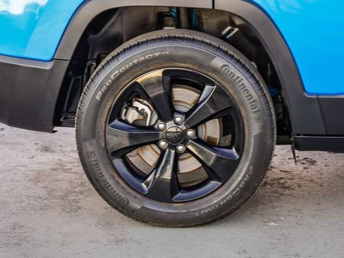 Certified 2021 Jeep Cherokee Latitude Plus image 11