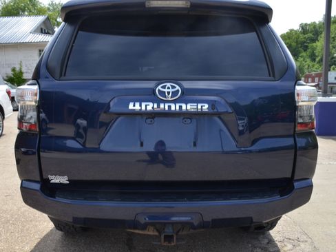 Used 2021 Toyota 4Runner SR5 Premium w/ Moonroof Package AWD/4WD image 6