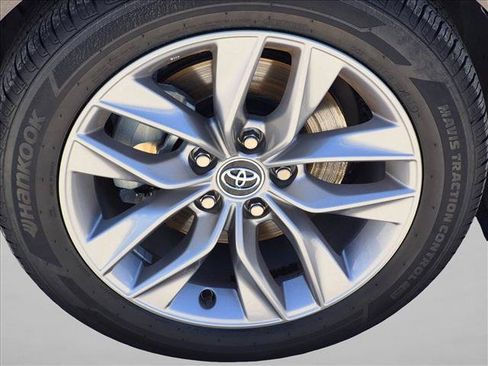 Used 2020 Toyota Avalon XLE w/ Moonroof Package FWD image 23