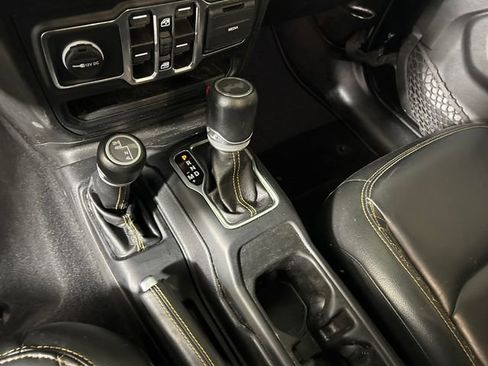 Used 2022 Jeep Wrangler Unlimited Sahara image 21