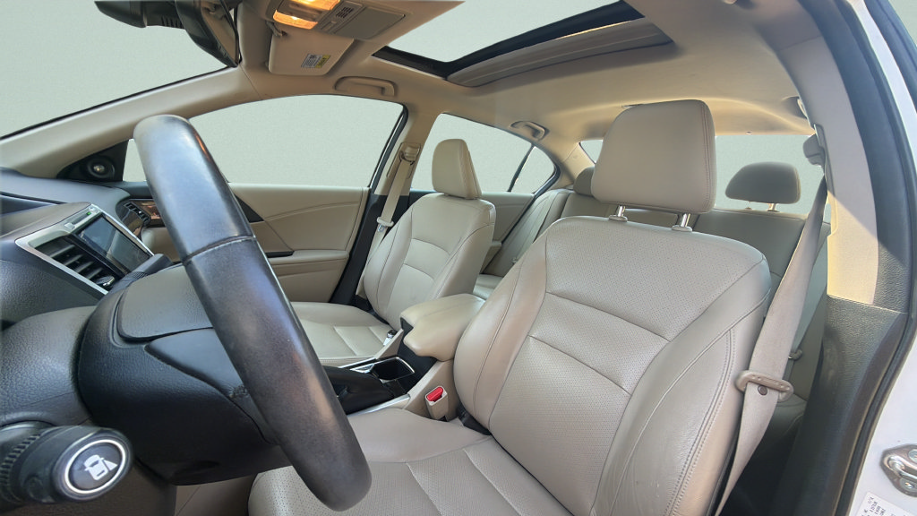 Used 2017 Honda Accord Touring image 27