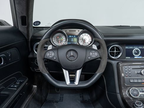 Used 2012 Mercedes-Benz SLS AMG Roadster image 22