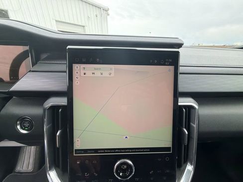 Used 2025 GMC Acadia Elevation w/ Elevation Premium Package image 14