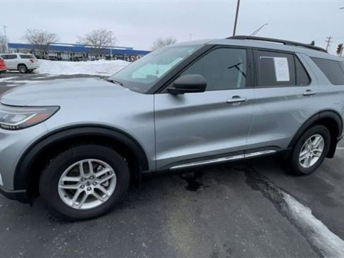 Used 2025 Ford Explorer Active image 6