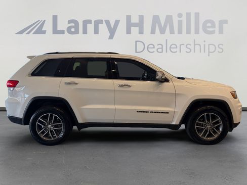 Used 2018 Jeep Grand Cherokee Limited AWD/4WD image 3