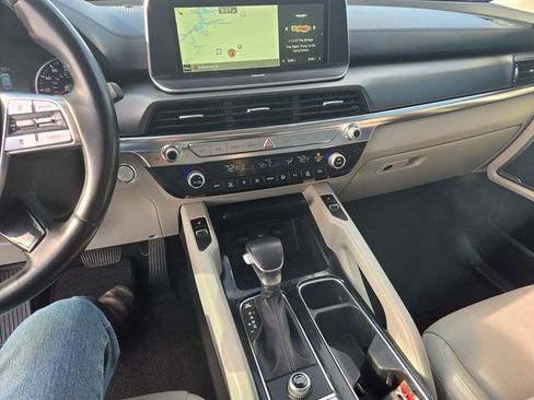 Used 2022 Kia Telluride S image 2