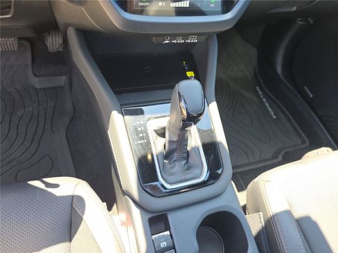 Used 2025 Subaru Forester Touring AWD/4WD image 36