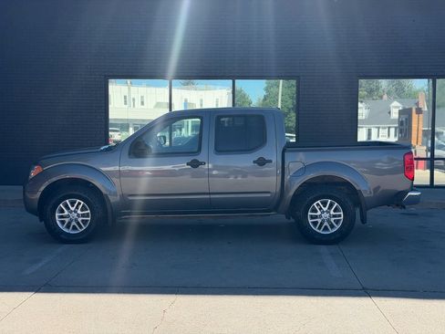 Used 2019 Nissan Frontier SV AWD/4WD image 15