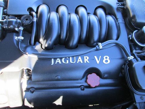 Used 1998 Jaguar XK8 Convertible image 42
