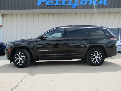 Used 2024 Jeep Grand Cherokee L Limited w/ Luxury Tech Group II AWD/4WD image 11
