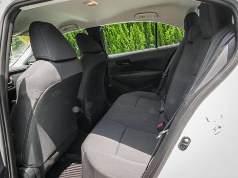 Used 2022 Toyota Corolla LE FWD image 29