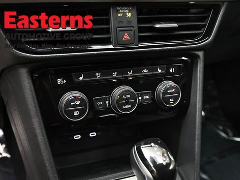 Used 2024 Volkswagen Taos SE image 19