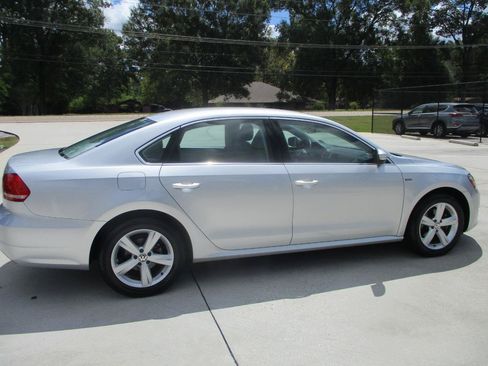 Used 2015 Volkswagen Passat 1.8T Limited Edition FWD image 8