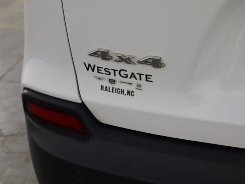 Used 2019 Jeep Cherokee Limited AWD/4WD image 43
