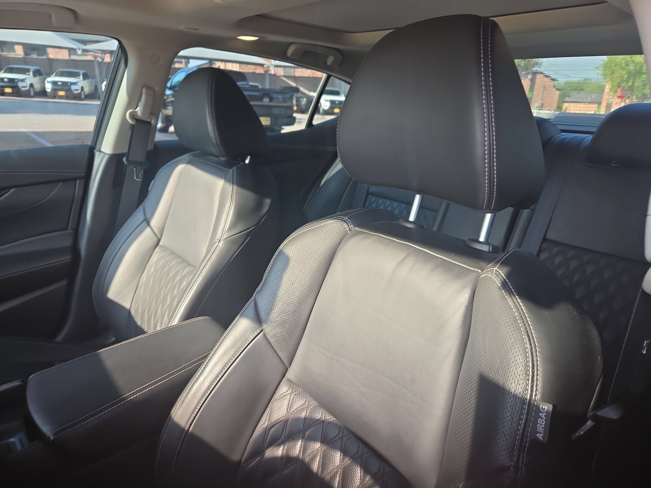 Used 2023 Nissan Maxima Platinum w/ Sport Mat Group FWD image 9