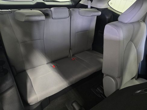 Used 2023 Toyota Highlander L FWD image 18