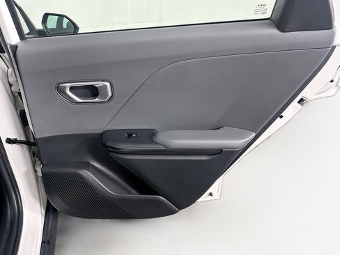 Used 2025 Kia K4 FWD image 29