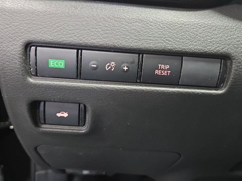 Used 2025 Nissan Sentra SV image 17