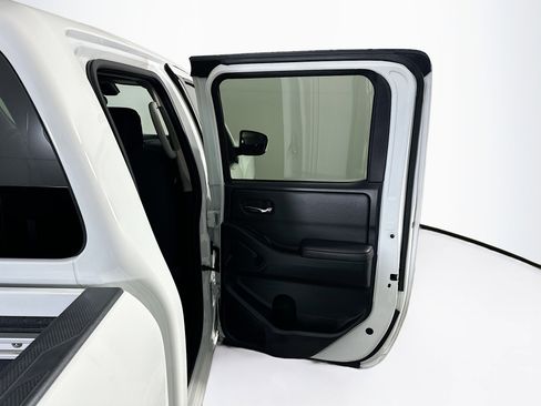 Used 2023 Nissan Frontier SV w/ Technology Package image 30