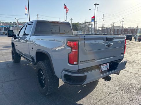 Used 2024 Chevrolet Silverado 2500 LTZ w/ LTZ Plus Package AWD/4WD image 4