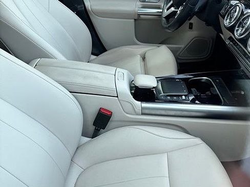 Used 2022 Mercedes-Benz GLA 250 4MATIC image 5