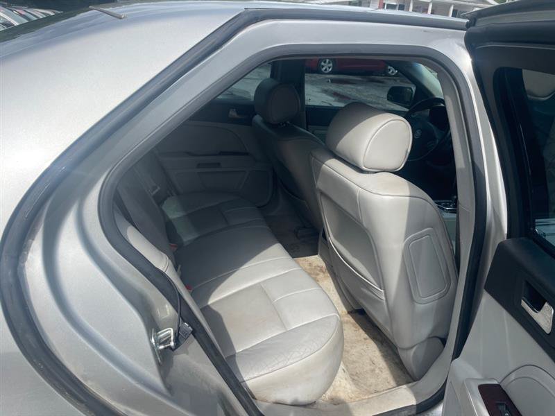 Used 2007 Cadillac STS w/ Preferred Equipment Group RWD image 11